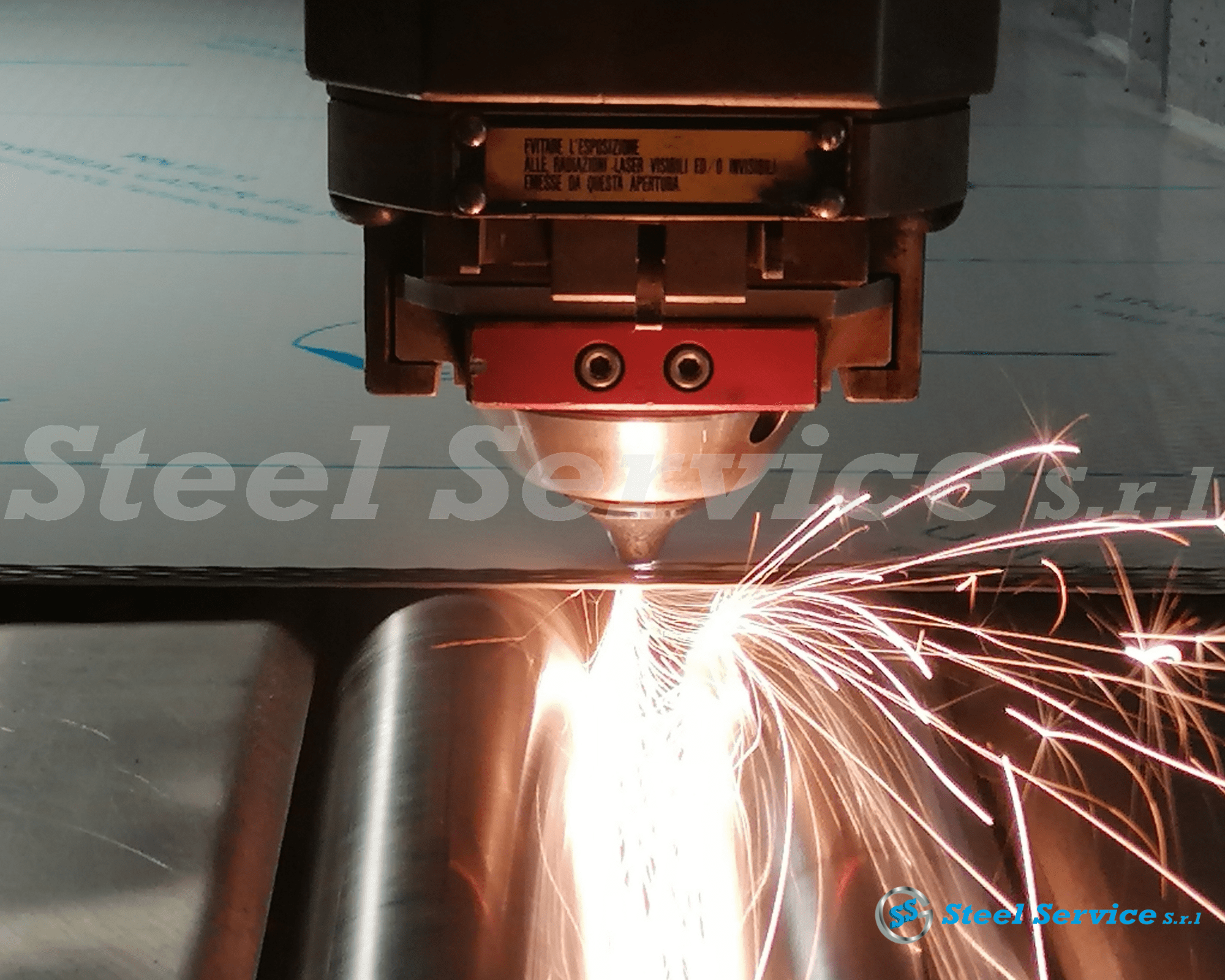 Taglio laser e piega INOX: novità Steel Service